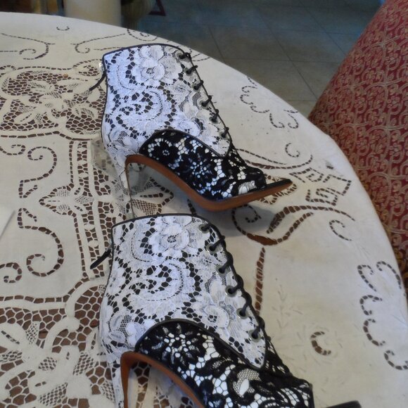 New Givenchy Black Leather w/White Lace Overlay Lace Up Heeled AnkleBoots Size 8 - Picture 9 of 16